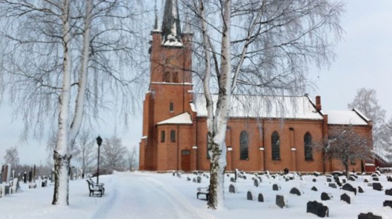 Tingelstad kirke i vinterdrakt. (Foto: Inger S Haug).