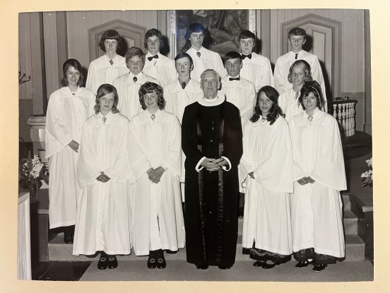 Konfirmantene i Grymyr kapell i mai 1972 representerer alle gullkonfirmantene som skal ha jubileumsfeiring i høst. 