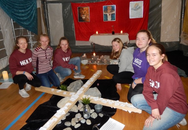 Konfirmanter på HEKTA-leir i Håkonshallen på Lillehammer i vinter. (Foto: Karin H. Bøe).