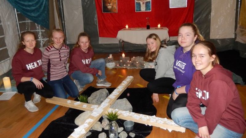 Konfirmanter på HEKTA-leir i Håkonshallen på Lillehammer i vinter. (Foto: Karin H. Bøe).