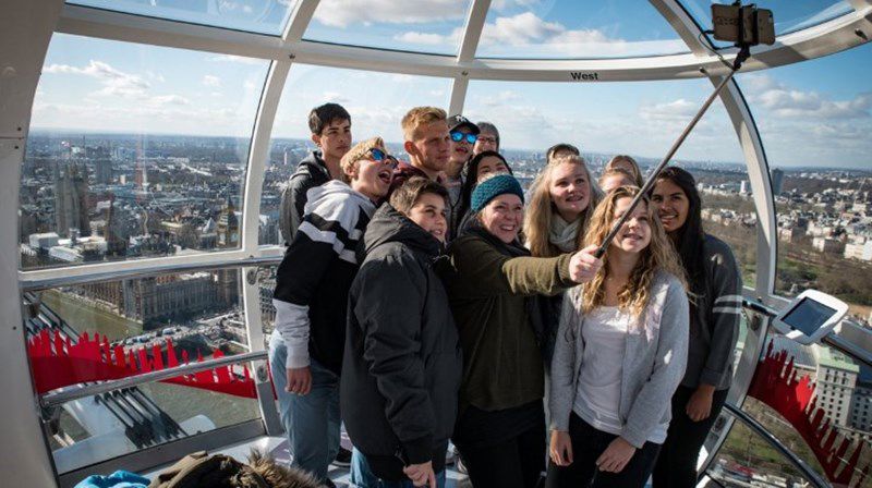 Konfirmanter i London. Illustrasjonsbilde. (Foto: Sjømannskirken). 