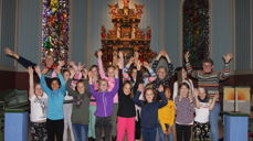 Hareid barnekantori er ein del av aktivitetane i soknet. Dei er ein aktiv gjeng, med jenter og gutar frå 3. klasse og oppover. På øvingane lærer dei å bruke songstemma si, både som korist og solist, gjennom synging og leiking. Dirigentar: Sissel Rise og Ida Teige (kantor)