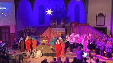 Julenatt i stallen/Hareid kyrkje (2023). Foto: Hareid sokn