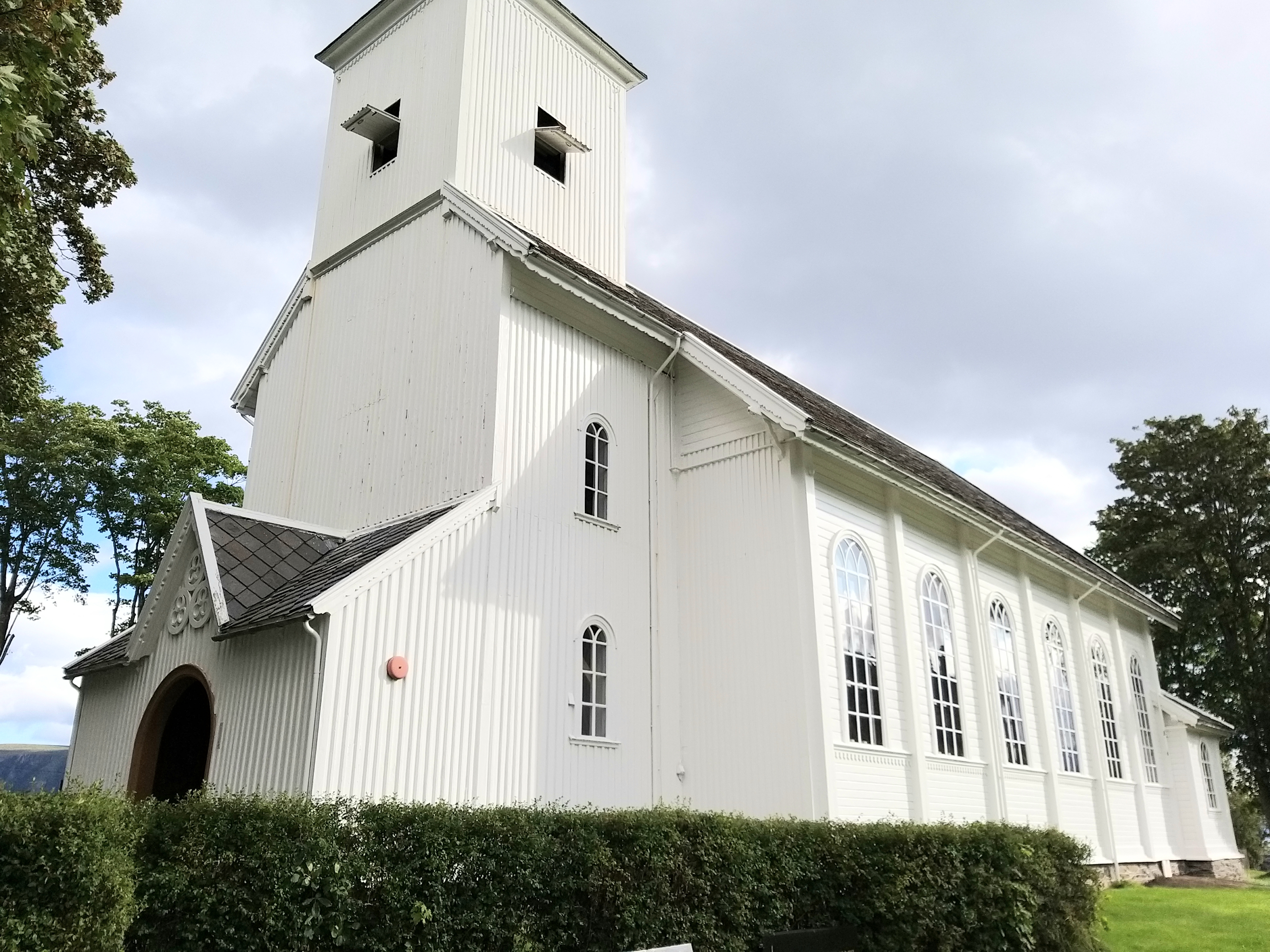 Gradvis gjenopning av kyrkja