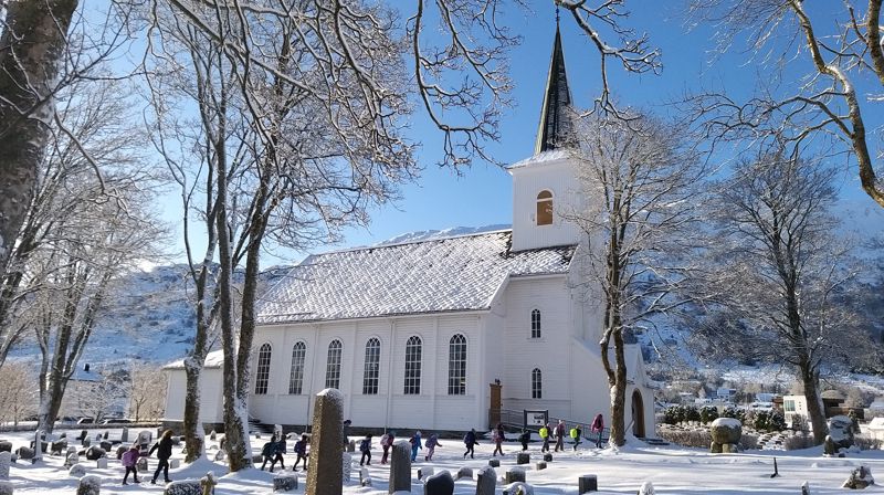 Vel møtt til arrangement i Hareid kyrkje. Foto: Hareid sokn