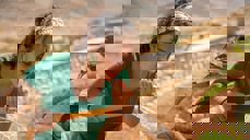 15 år gamle Rachelle El Debs. Området ho bur i har vore utan vatn i 40 år, men takka vere midlar frå Kirkens Nødhjelp sin fasteaksjon har landsbyen fått tilgong til reint vatn. Foto: Kirkens Nødhjelp