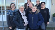 Samarbeidsmøte: Frå v. Bente Andreassen Pilskog (kyrkjeverje Hareid sokn), Hege Tretnes (rektor Hareid skule), Cecilie Bjørlykke (rektor Hjørungavåg skule), i midten Siv-Marit R. Kaldhol (rektor Hareid ungd.skule), Barbro Landmark (kyrkjelydspedagog Hareid sokn), bak frå v. Odeta Galdikiene (rektor Brandal friskule) og Vivian Johansen (rektor Bigset skule). Lene R. Veiseth representerte skuleleiinga (rådgjevar for sektor for læring og kultur i Hareid kommune) tok også del i møtet, men er ikkje med på biletet.