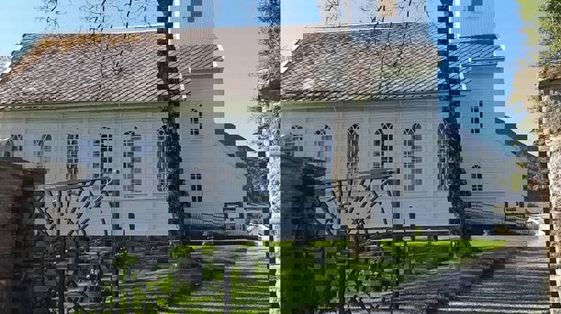 Opningstider i sommar