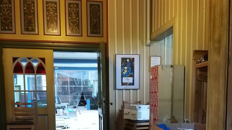 Inngangsparti i Hareid kyrkje skal få nytt toalett, bøttekott og lagringsplass. Dei gamle toaletta skal bort.