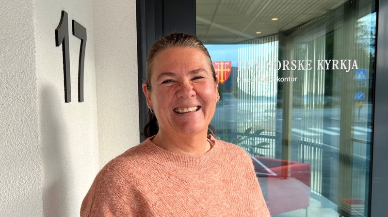 Annette Knudsen startar i november i stillinga som kontormedarbeidar i Hareid sokn. Foto: Hareid sokn