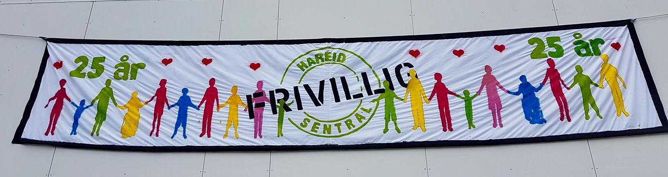 Spre glede til kvarandre. Gje kvarandre ei hand å halde i.