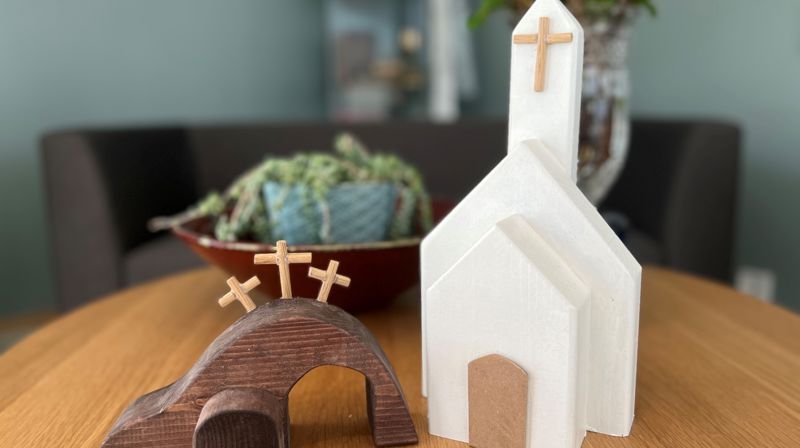 Grava er tom, Jesus har stått opp! Foto: Hareid sokn