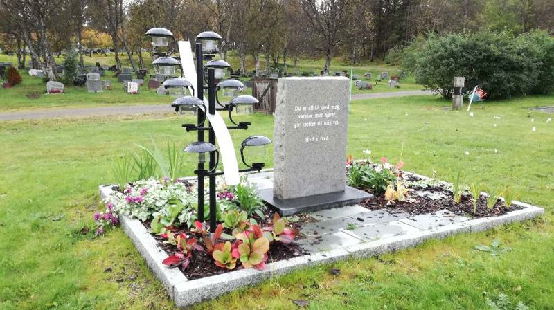 Anonym minnelund på Fredly Gravlund i Kanebogen