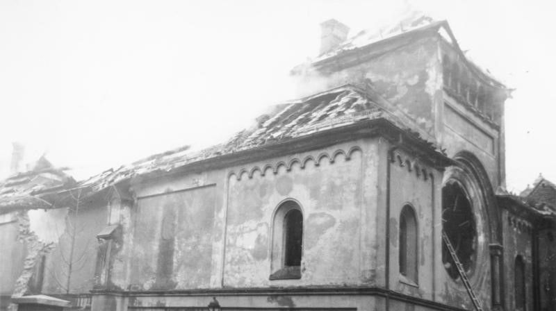 Utbombet synagoge etter Krystallnatten 9. november 1938. Foto: Wikipedia