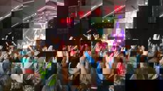 Sang, bevegelser, lek og alvor preger møtene på konfAction