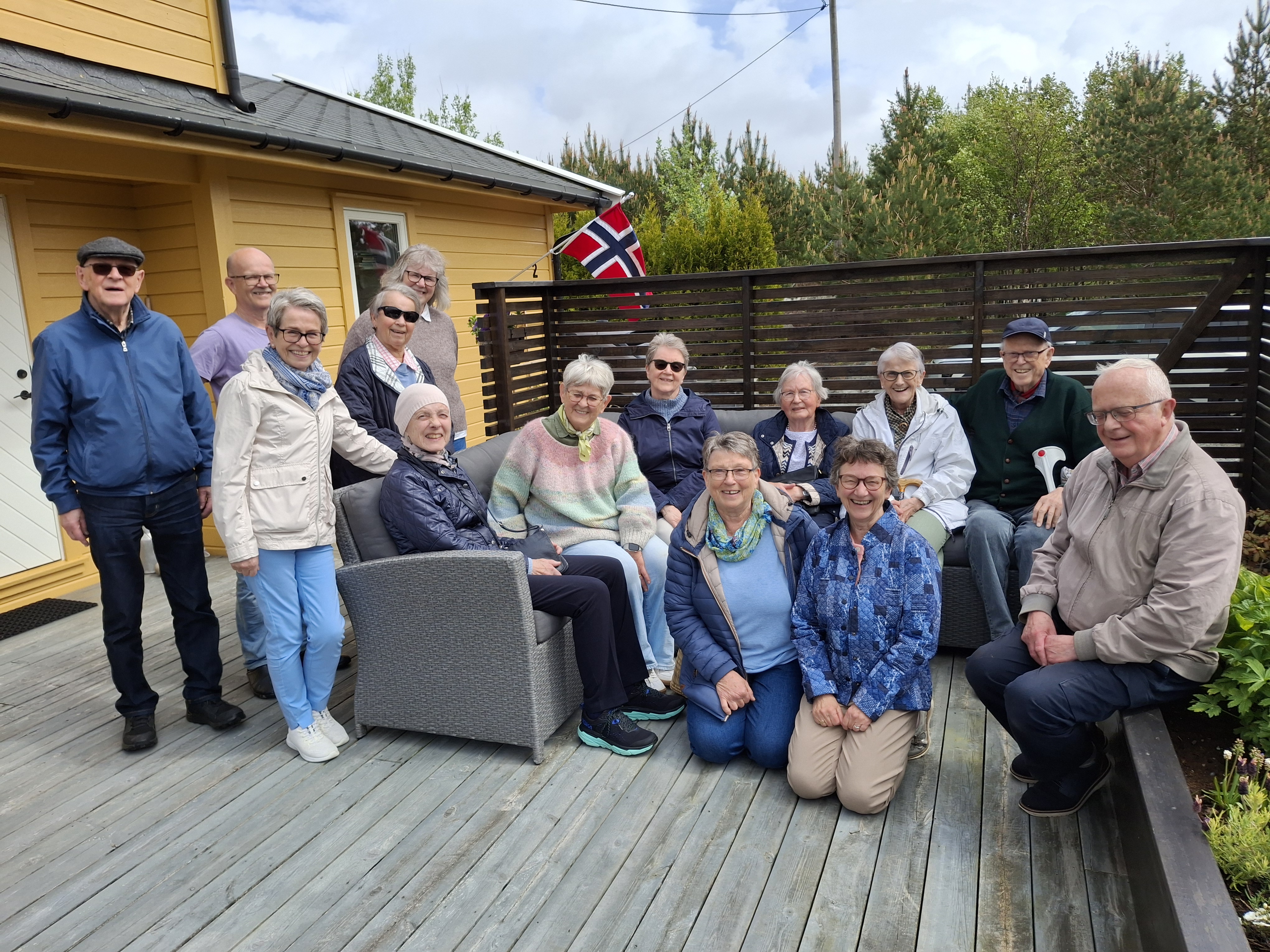 Deltagere på Åpen kirkestue på hyttetur til Hagland