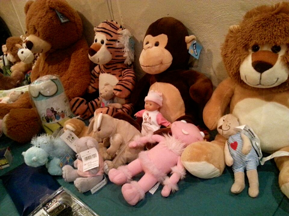 Her fra fjorårets utlodning. Årets basar blir like myk og koselig.