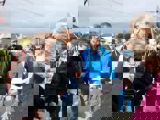 Arkitekt Riseng (i midten) hadde møte med blant andre kirkeverge Kjetil Nordstrøm, Kjell Einar Bergsager, sokneprest Tor Egil Eriksen og administrasjonsleder Anne Birgitte Ruus.