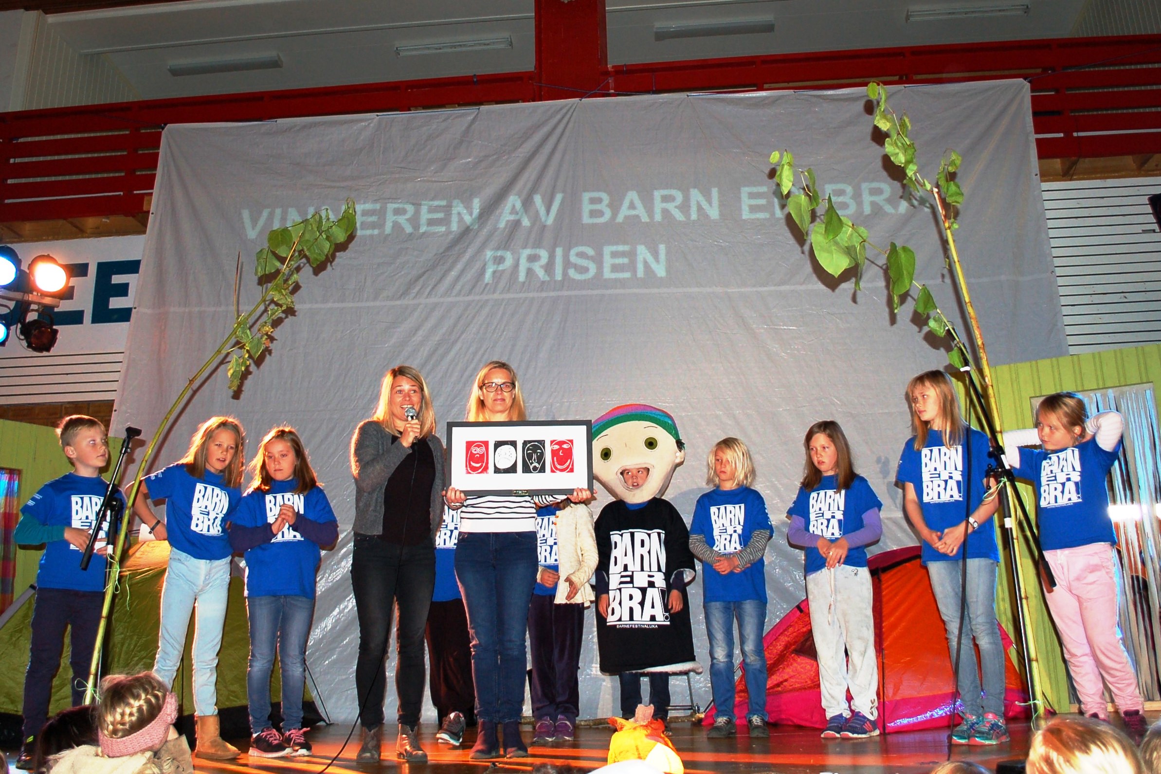 Det var Barnas Råd som delte ut prisen på festivalens morgenshow torsdag.