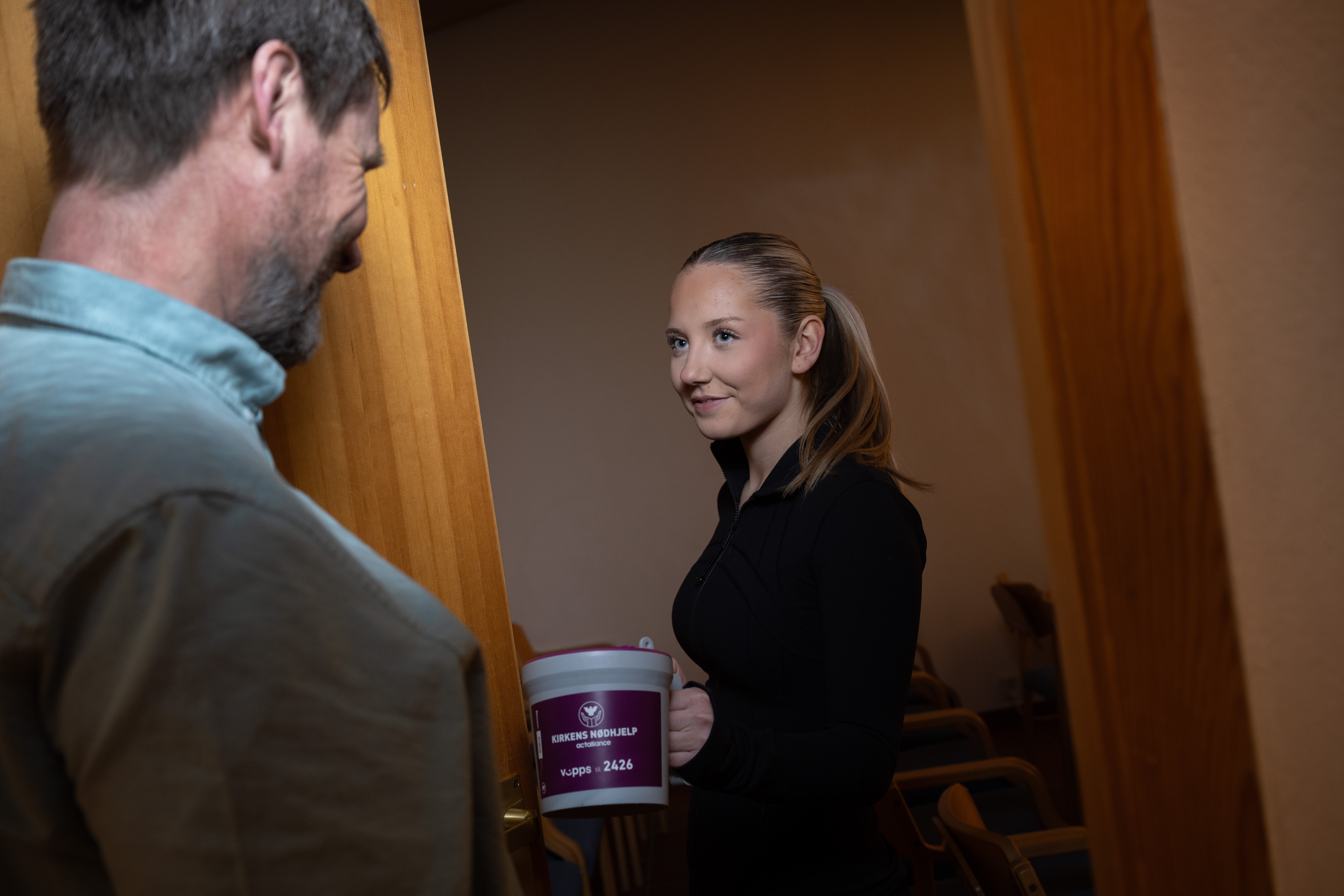 Bøssebærerne rekker ikke å banke på til alle og mange har ikke kontanter - så VIPPS gjerne til 2426