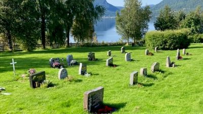 Fra Valsøyfjord gravplass