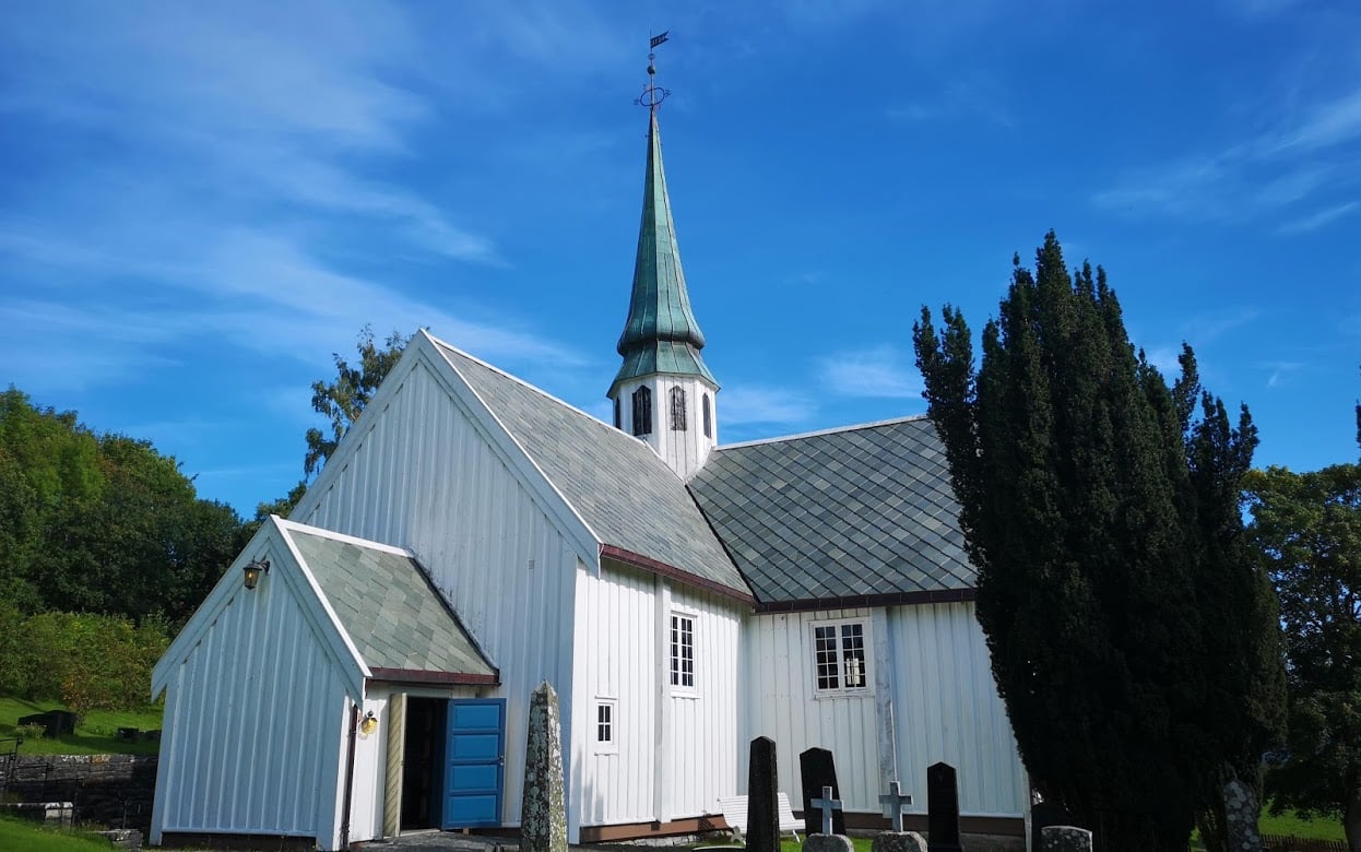 Vårdugnad i Halsa kyrkje og Valsøyfjord kirke