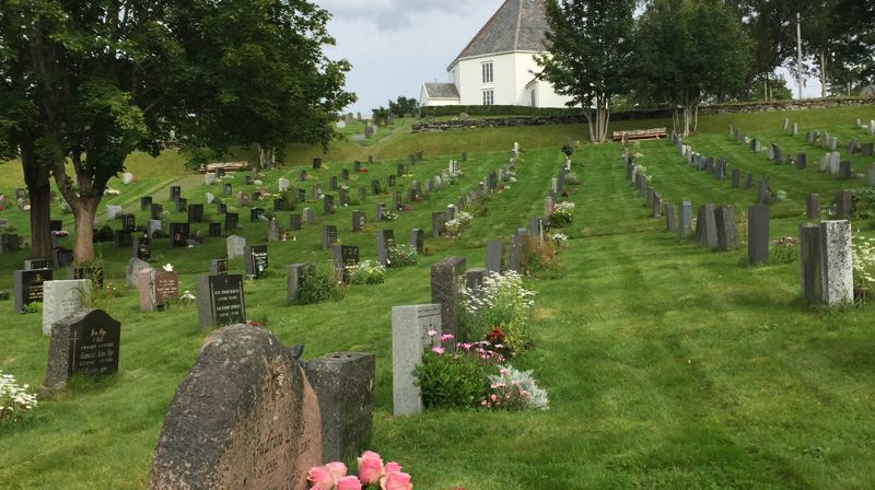 Dugnader ved gravplassene og i kirkene