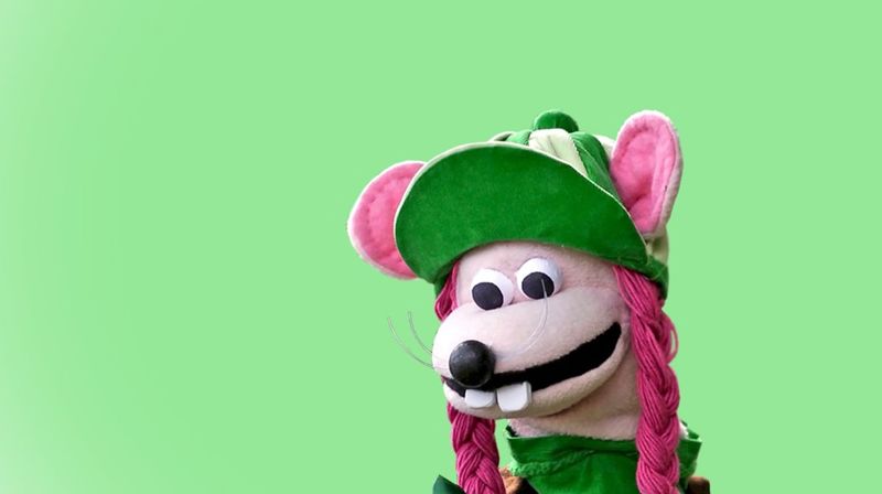 Lea Mus og kirkerottene Vesle og Fredo til Hemne kirke