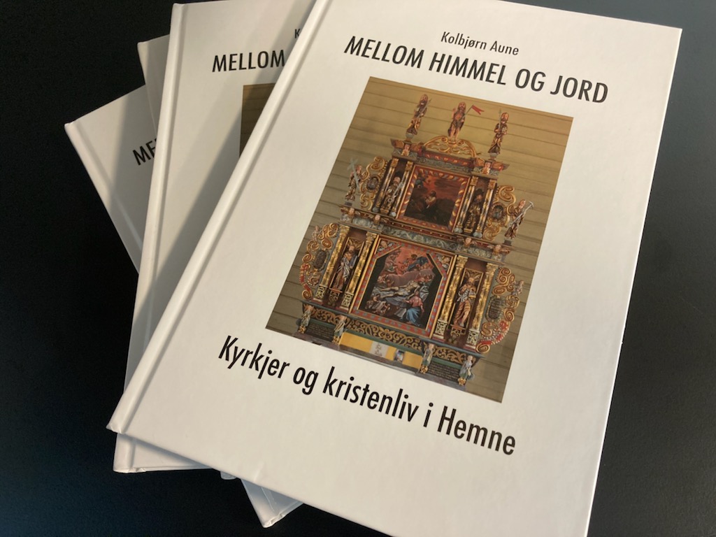 Boka kj&#248;per du p&#229; Coop Kyrks&#230;ter&#248;ra, Hemne frivilligsentral, Wesselg&#229;rden og Heim kirkekontor