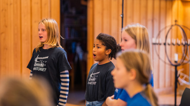 Torsdag 8. oktober inviterer vi til kor dag i Herøy kyrkje for 2-7. klasse