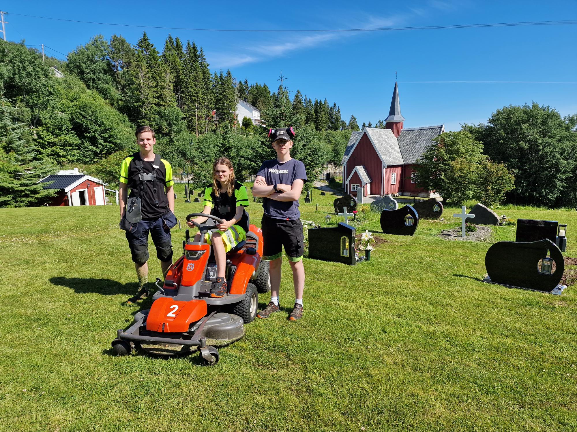 Ungdommen fullroses - Aldri sett så fint ut på kirkegårdene