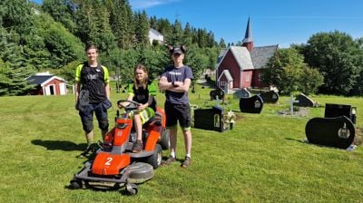 Ungdommen fullroses - Aldri sett så fint ut på kirkegårdene