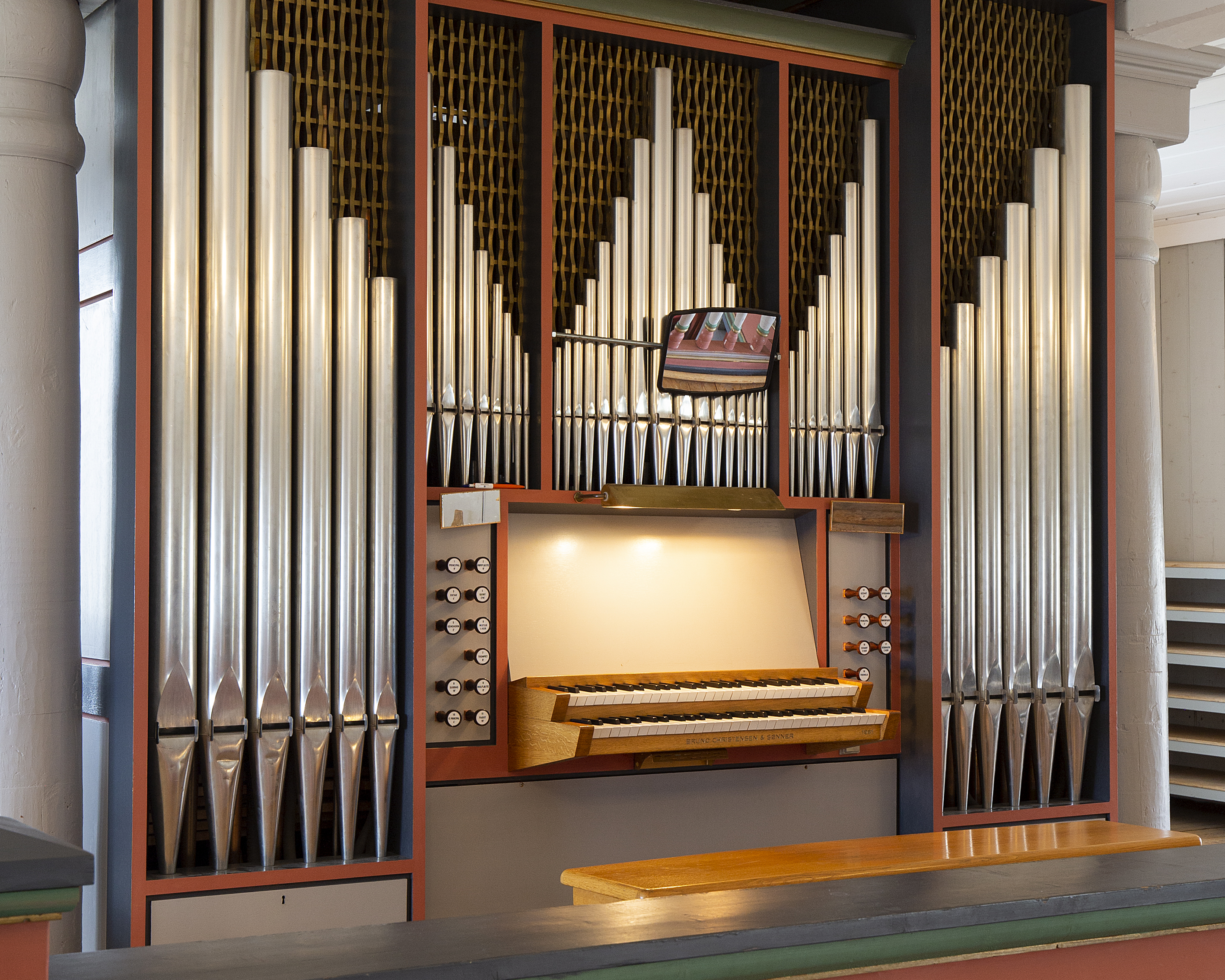 Orgelet i Leksvik kirke. Foto: Elise Tetlimo