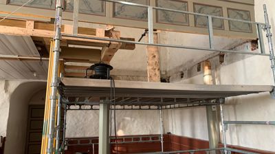 Arbeid som blir utført inne i Efteløt kirke