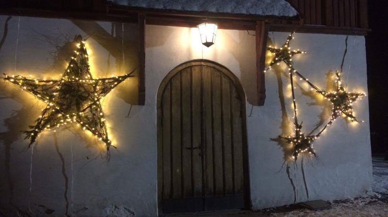 Hedenstad kirke har fått ny adventsdrakt