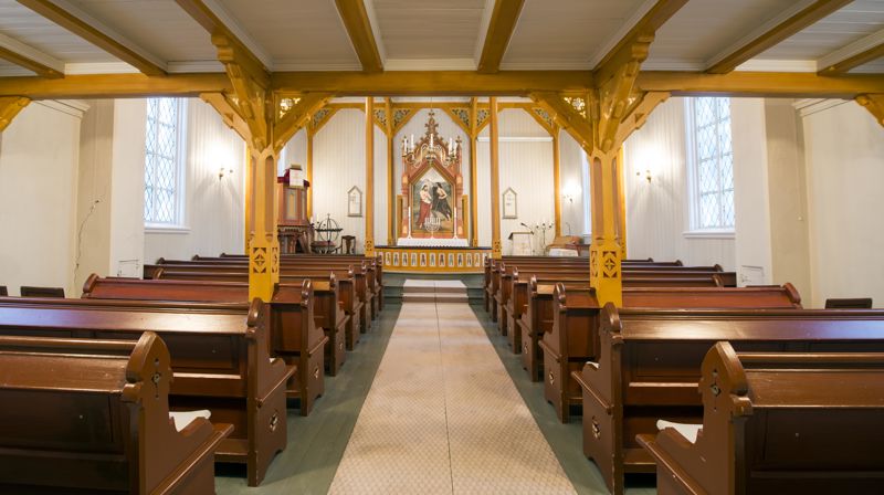 Vi har anledning til å ta imot 50 personer, i Komnes kirke