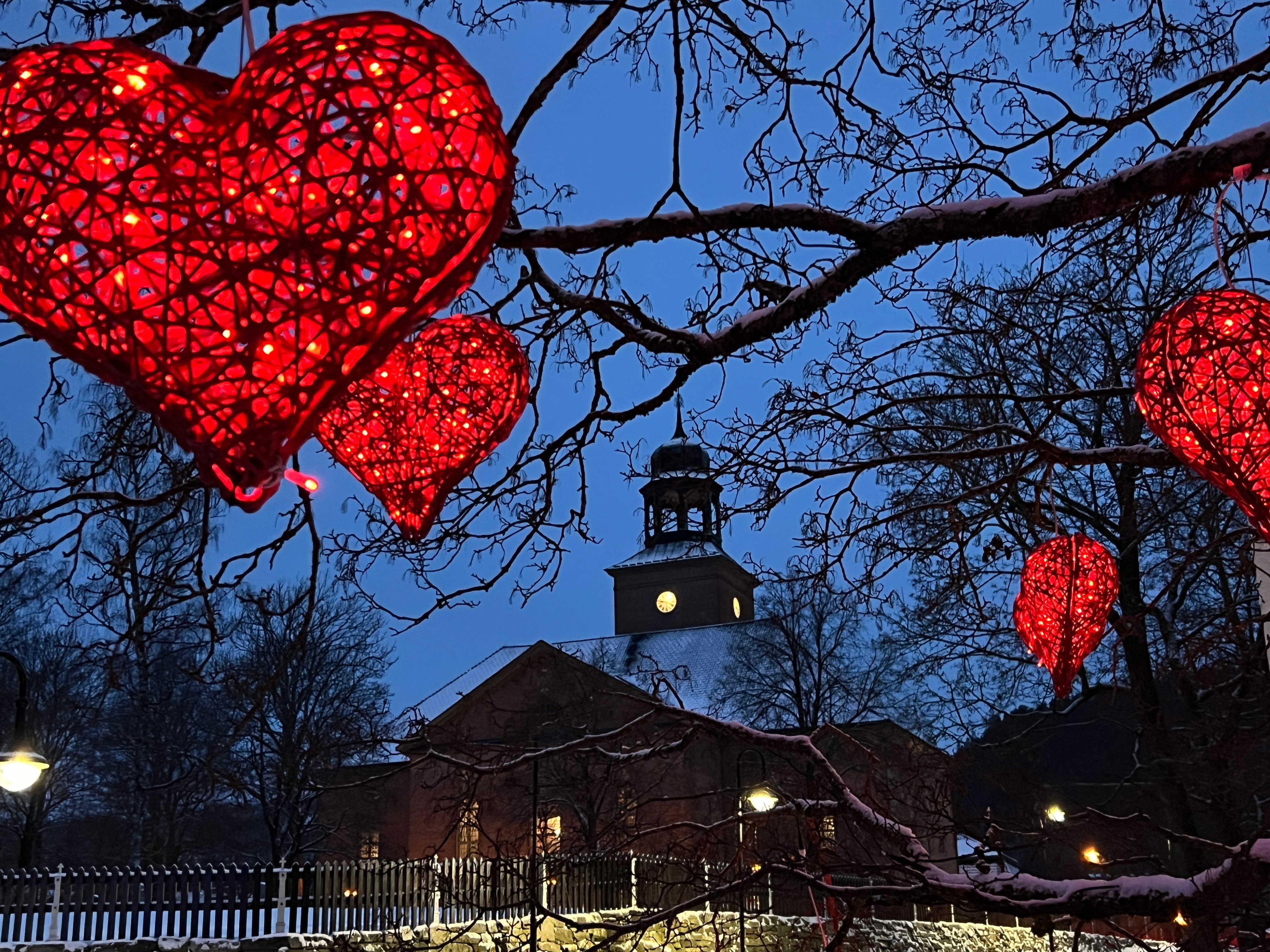 Kirkeklokkene i Kongsberg ringer på NRK julaften