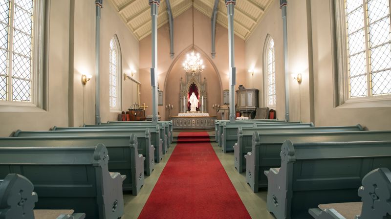 Vi har anledning til å ta imot 45 personer, i Tuft kirke