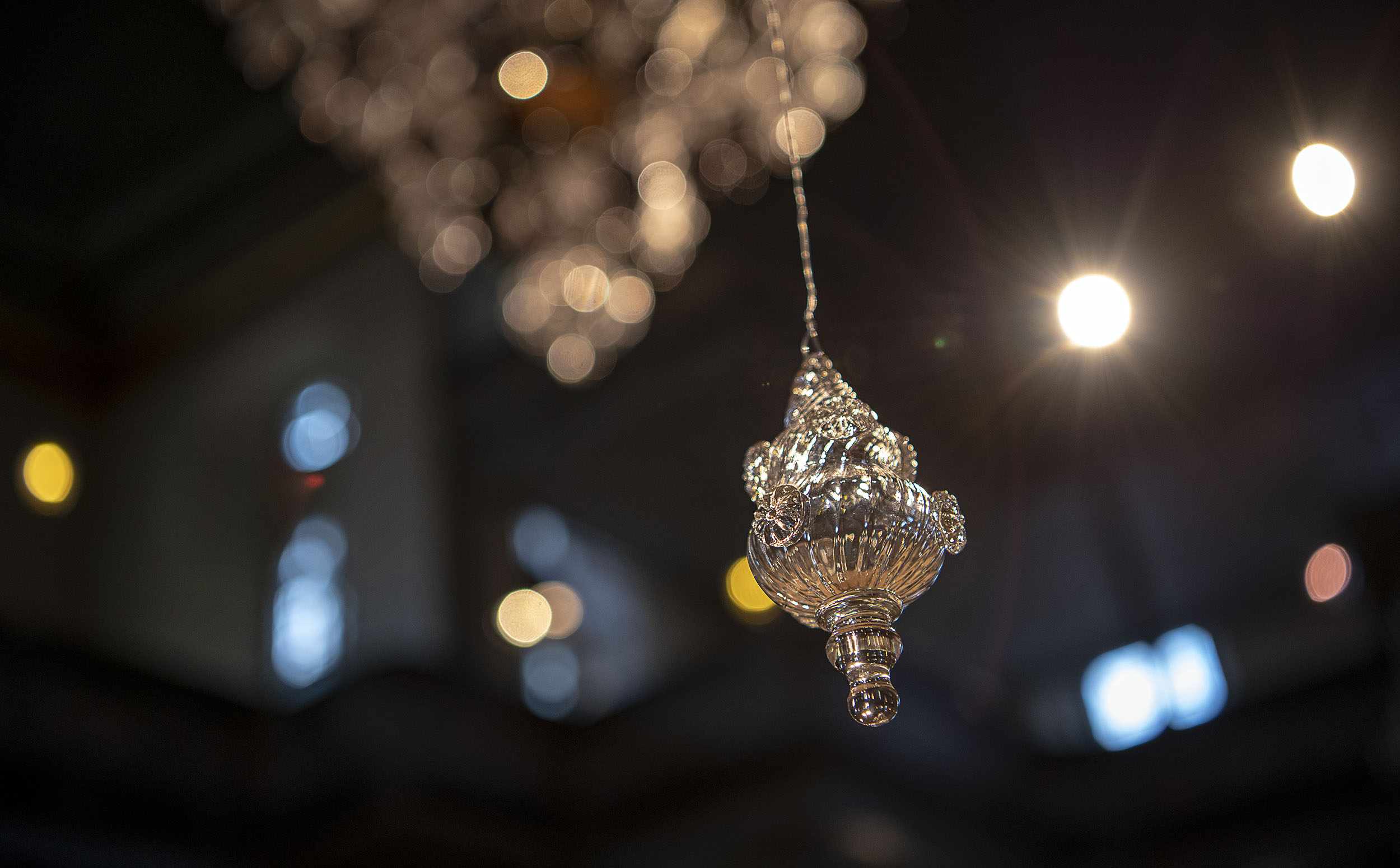 Glasspynt inspirert av lysekronene