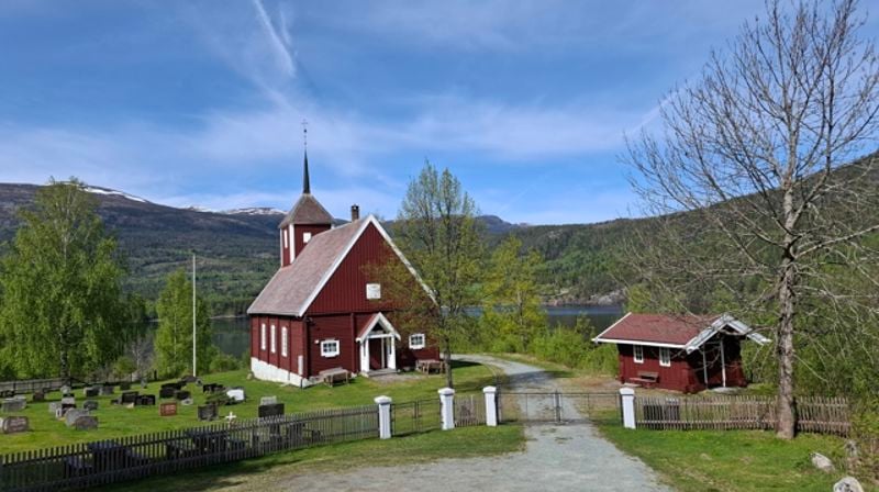 Besøk en av kirkene i Eiker prosti i sommer!