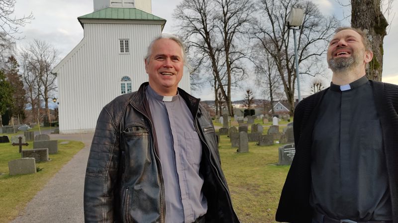 PRESTENE BYTTER JOBB INTERNT I MENIGHETEN