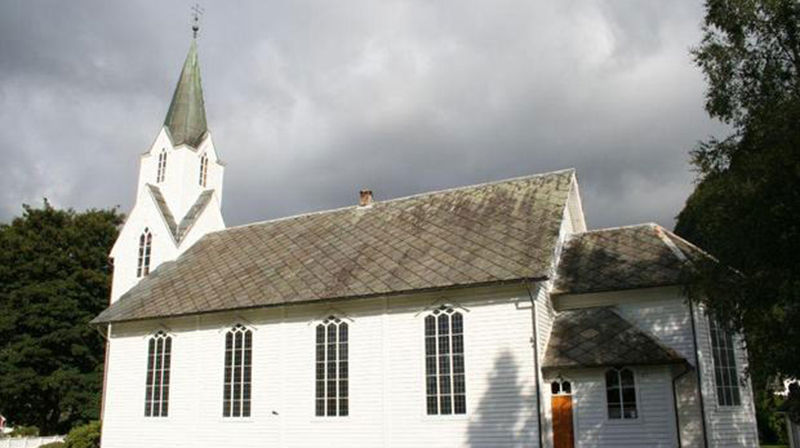 Informasjon om Strandebarm kyrkje