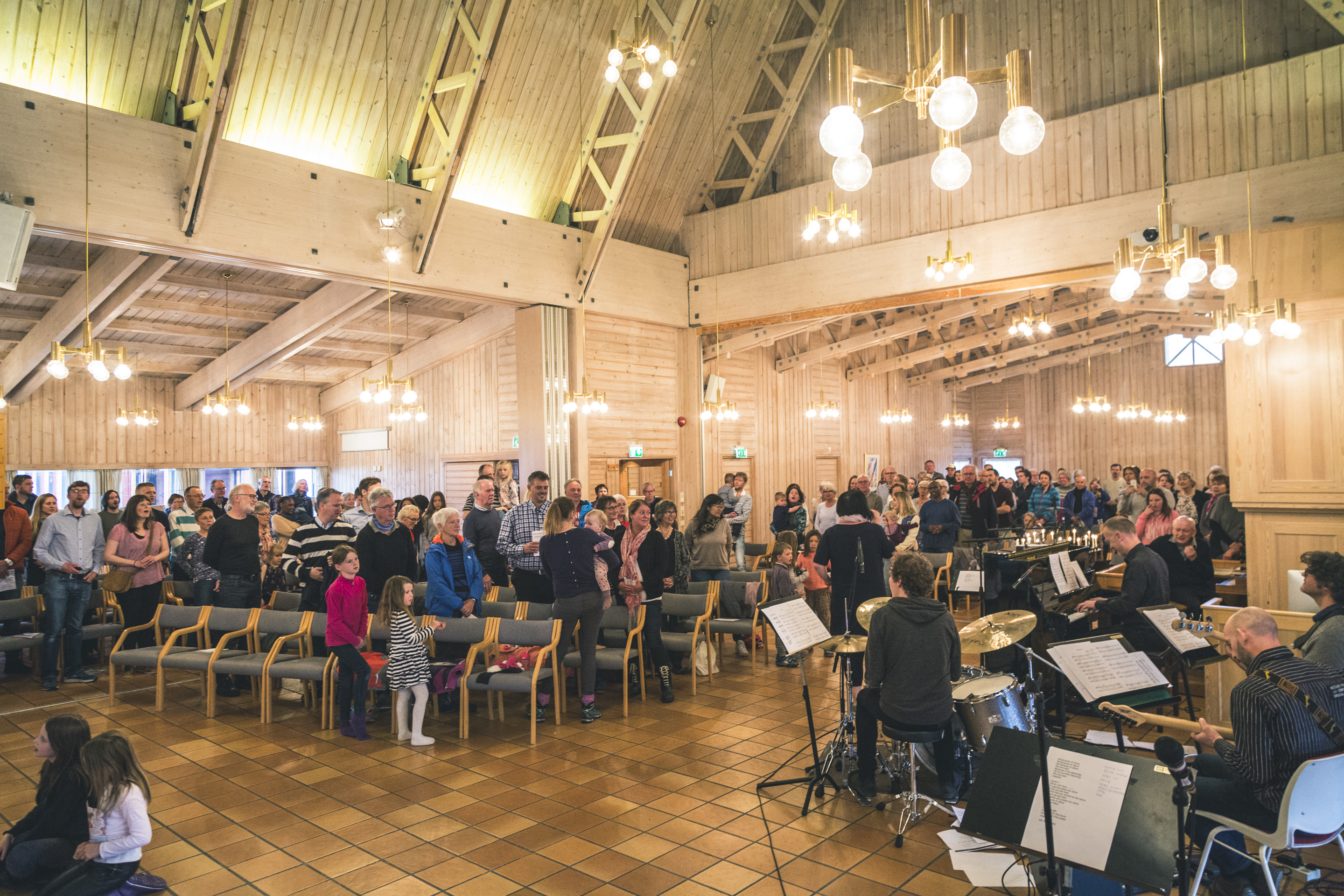 Bandgudstjeneste kl.11.00 