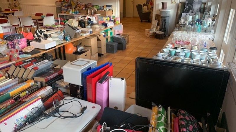 Vi trenger brukte ting og klær!