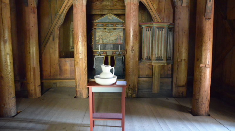 Påska i Lærdal - klokkeringing - påskevandring