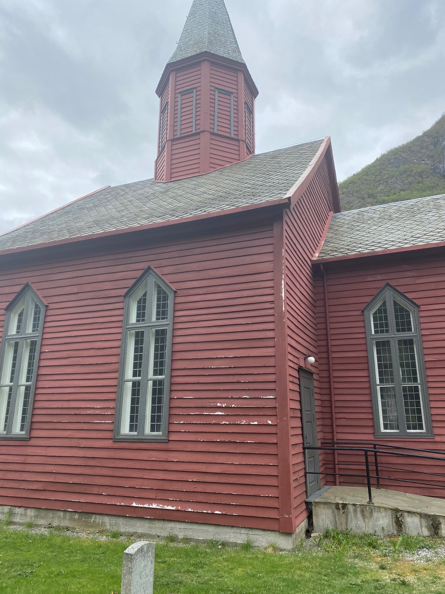 INNHENTING AV TILBOD PÅ MÅLING AV TØNJUM KYRKJE