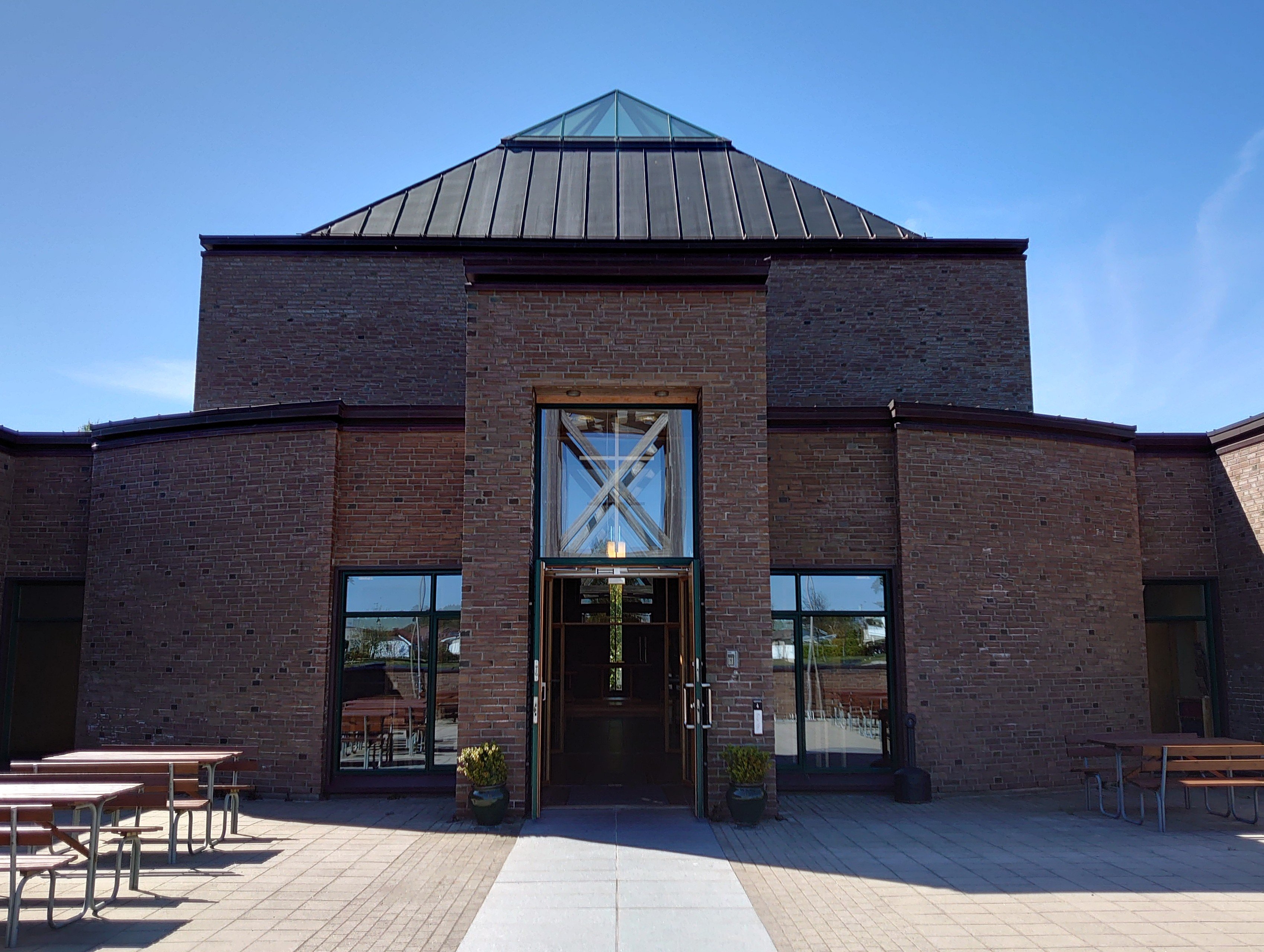 Menighetens årsmøte 4. april