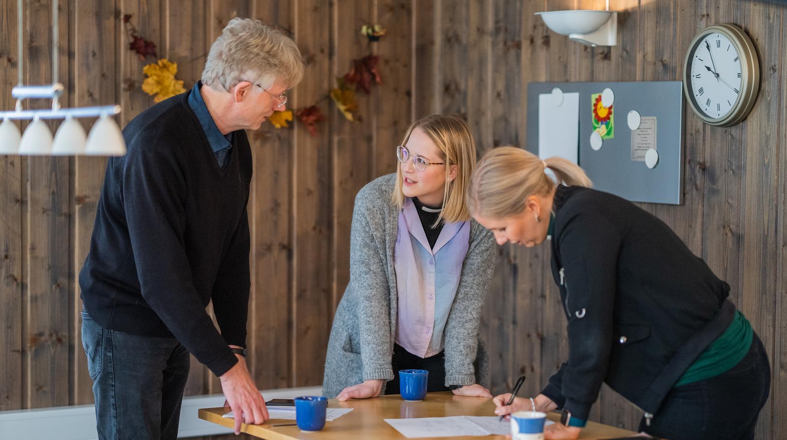 Samarbeid kirkelige ansatte. Foto: Torstein Kiserud / Den norske kirke.