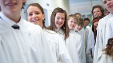 Konfirmanter klare til å feire konfirmasjonsdagen. Foto: Kirkerådet.