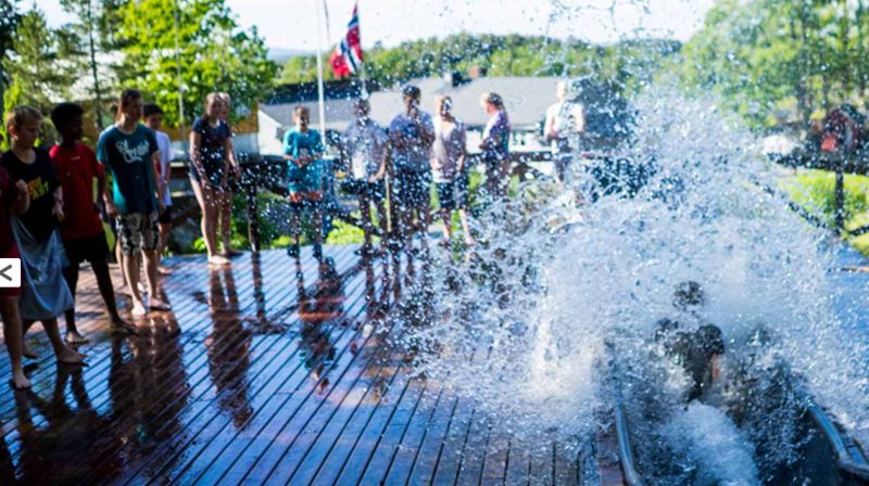 På Solåsen leirsted er det vannsklie. Foto: solasen.no
